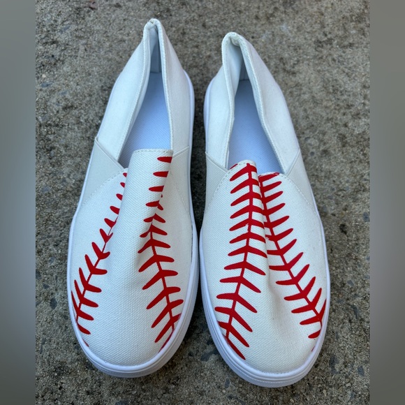 Baseball shoes - Picture 1 of 2